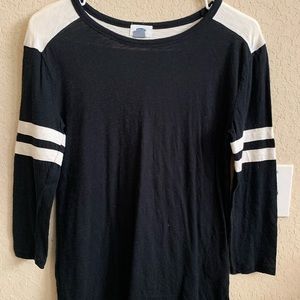 Black and white tshirt